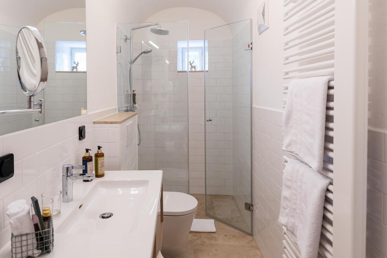 Boutique Hotel Zum Oberjaeger, Schloss Lackenbach מראה חיצוני תמונה